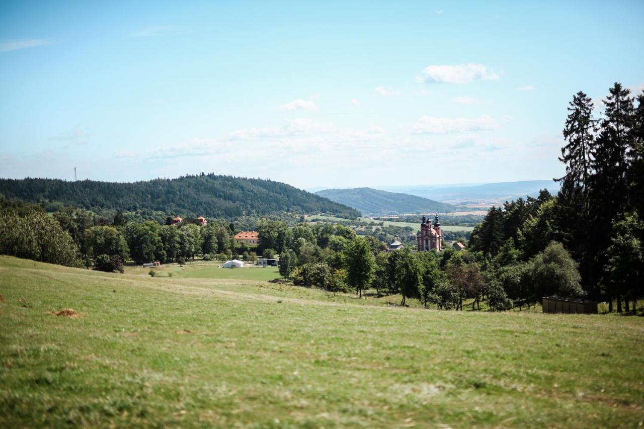 Bohem Zapomenute Misto Hotel Valec Luaran gambar